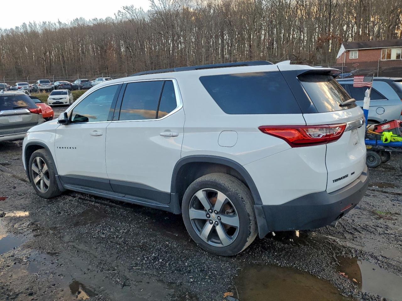 2019 Chevrolet Traverse Lt VIN: 1GNEVHKW1KJ153014 Lot: 96829365