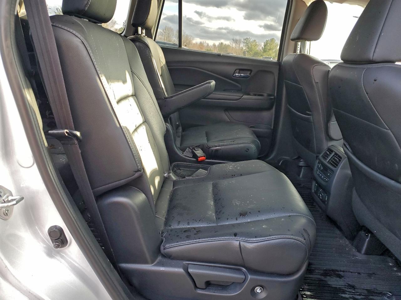 2022 Honda Pilot Elite VIN: 5FNYF6H00NB011713 Lot: 95757355