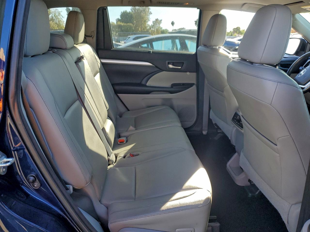 2015 Toyota Highlander Xle VIN: 5TDKKRFH0FS080281 Lot: 94914705