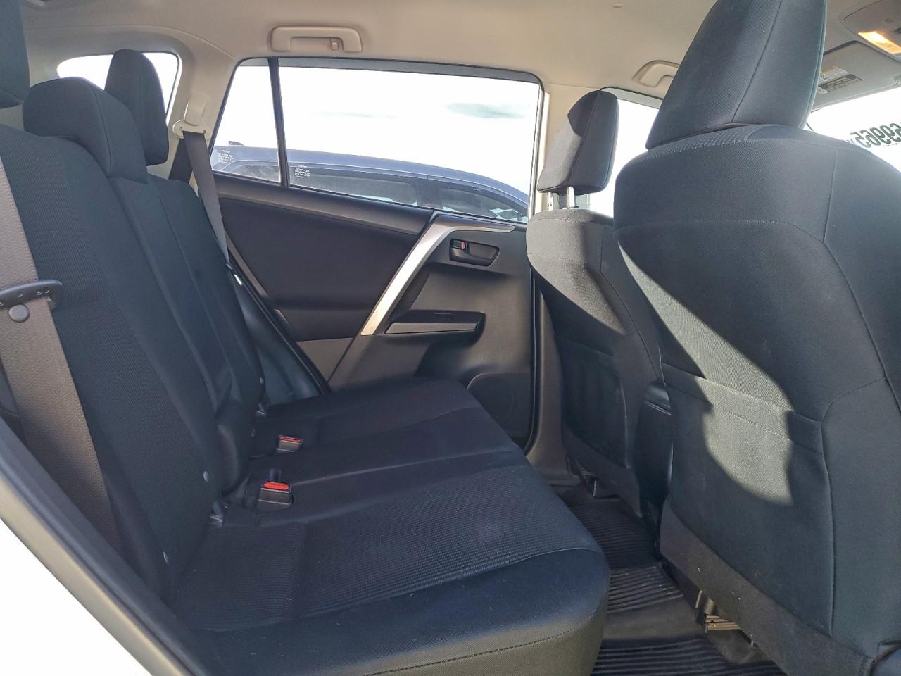 2018 Toyota Rav4 Le VIN: JTMBFREV6JJ240939 Lot: 96169965