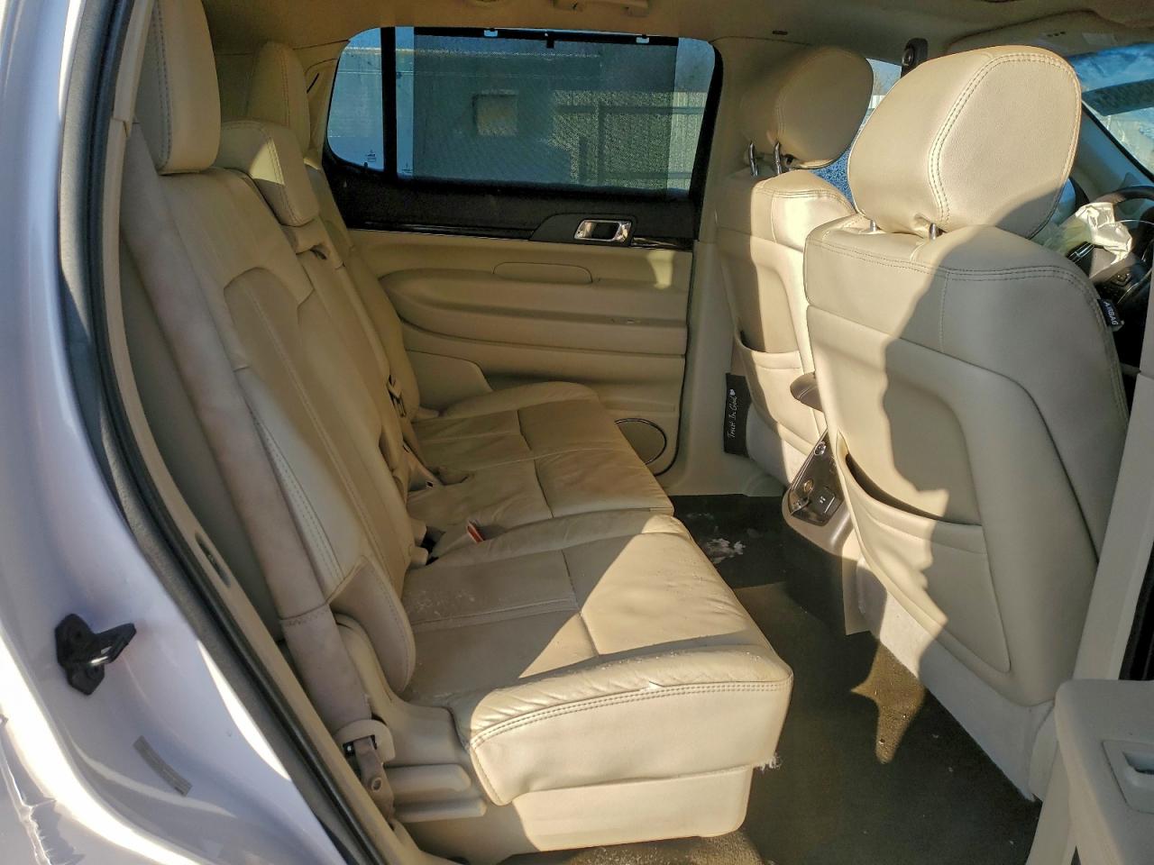 2014 Lincoln Mkt VIN: 2LMHJ5ATXEBL58427 Lot: 95499885