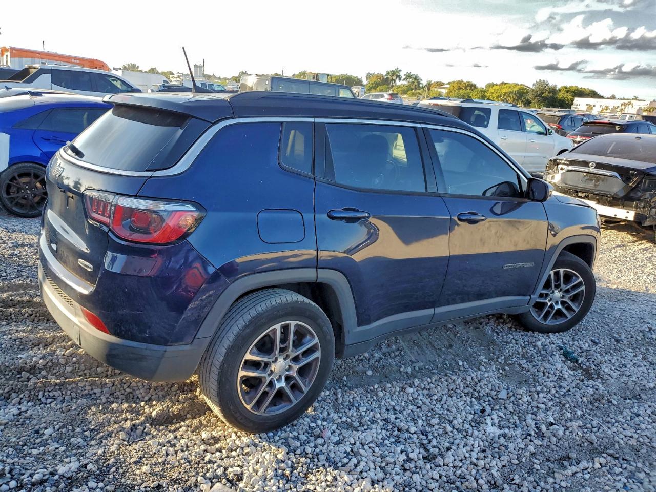 2018 Jeep Compass Latitude VIN: 3C4NJCBB1JT227463 Lot: 98142685