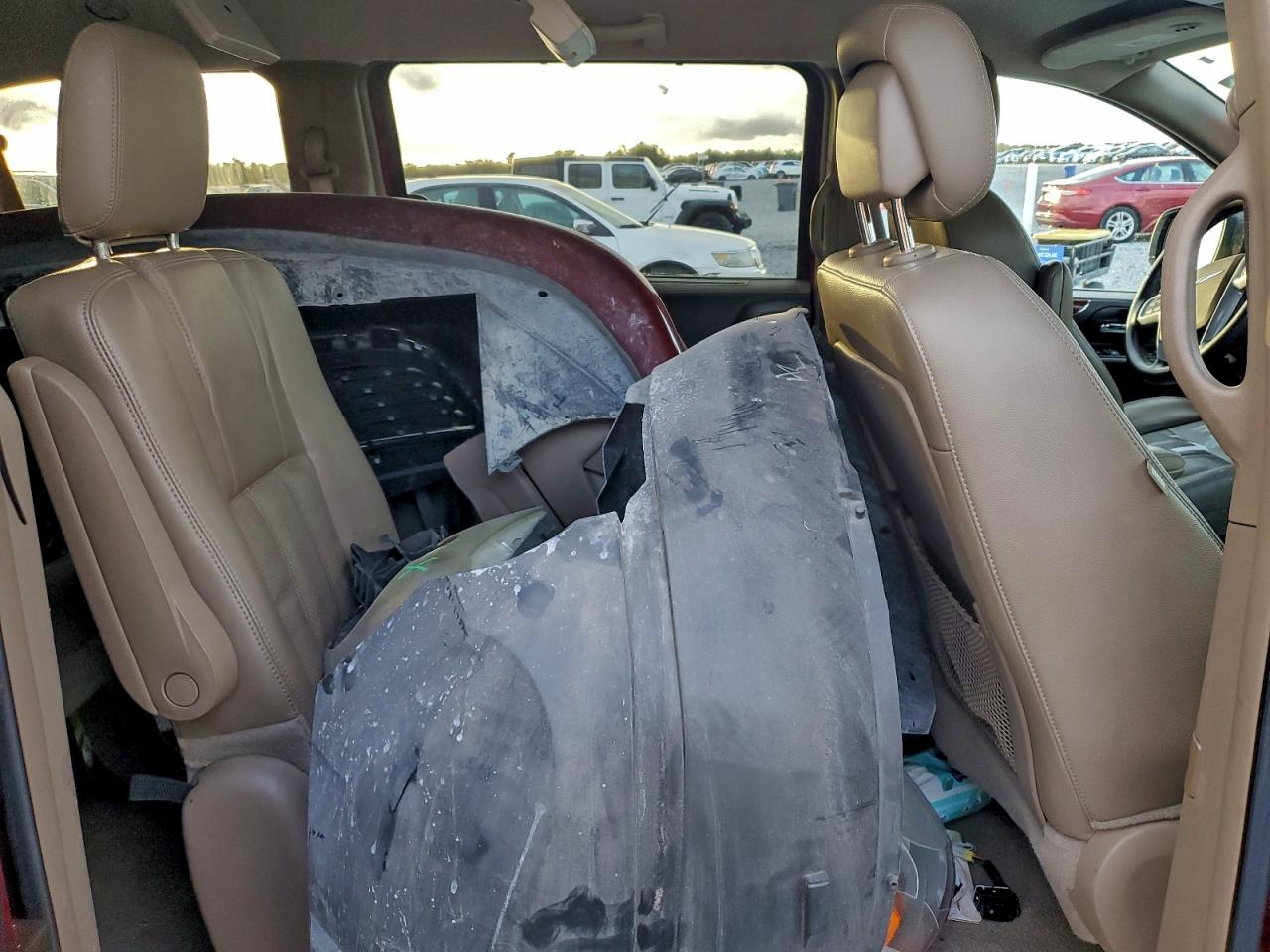 2014 Chrysler Town & Country Touring L VIN: 2C4RC1CG3ER174753 Lot: 95191645