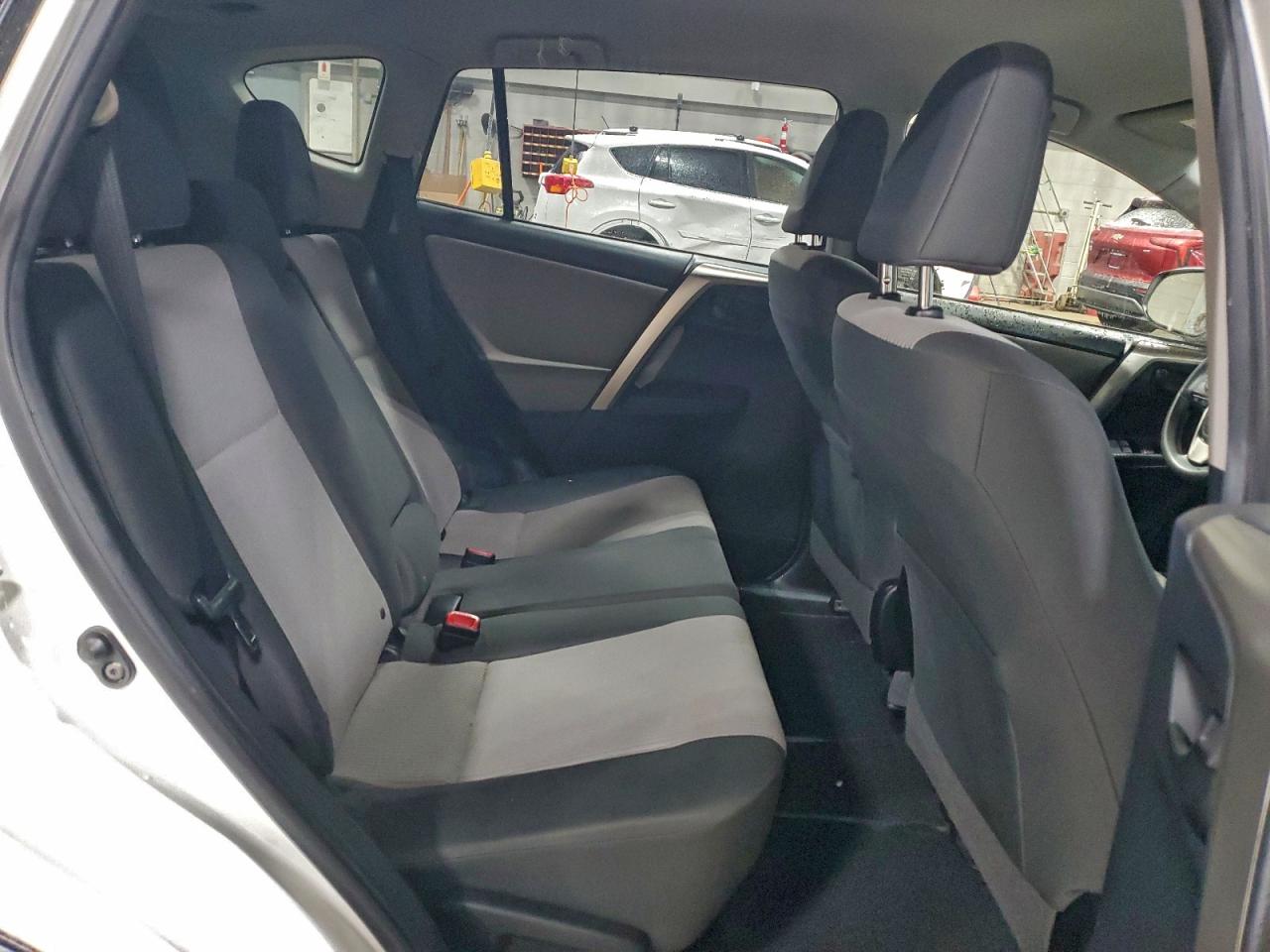 2015 Toyota Rav4 Le VIN: JTMBFREVXFJ037463 Lot: 94463715