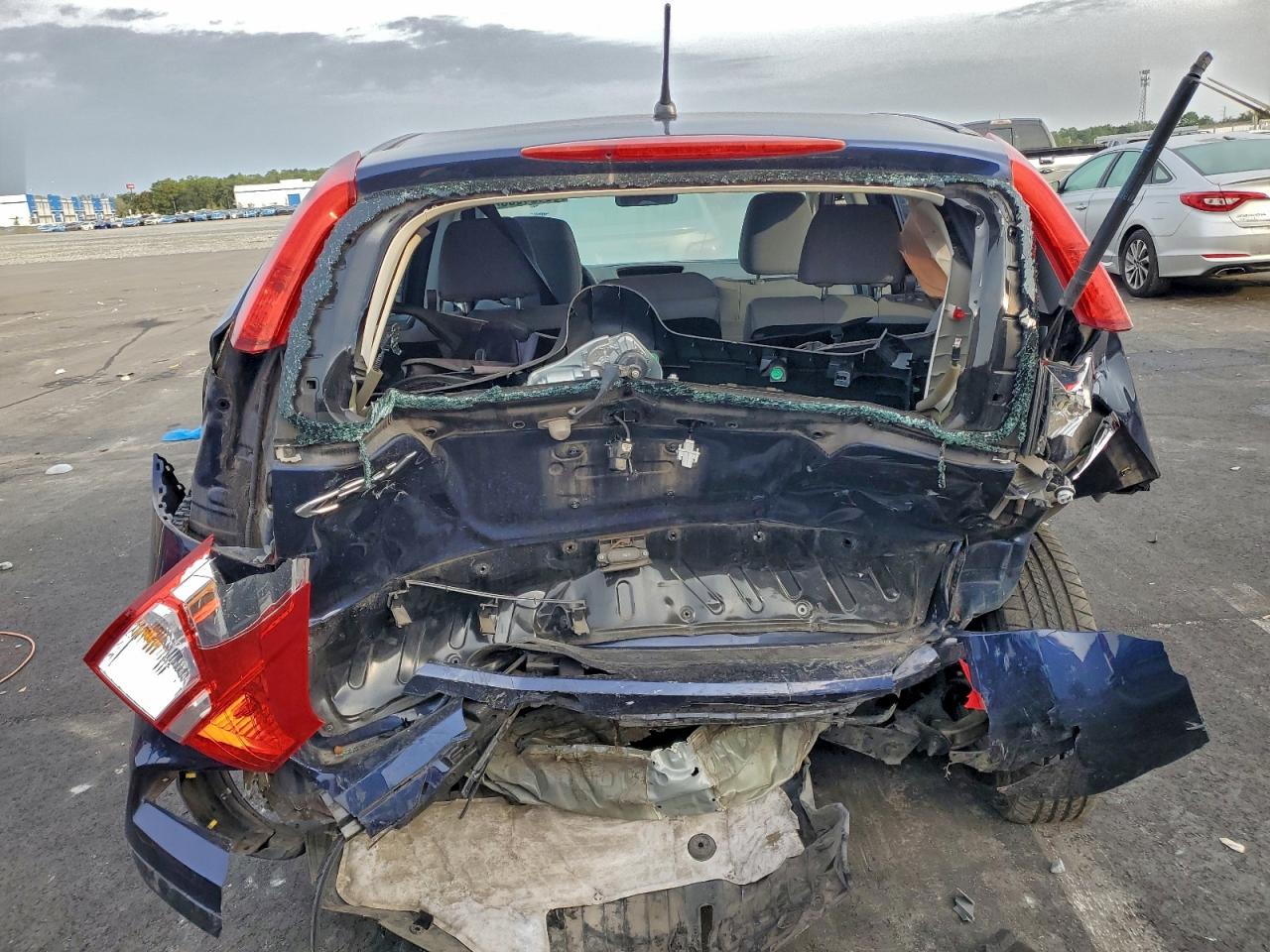 2015 Honda Cr-V Lx VIN: 3CZRM3H3XFG706709 Lot: 95424085