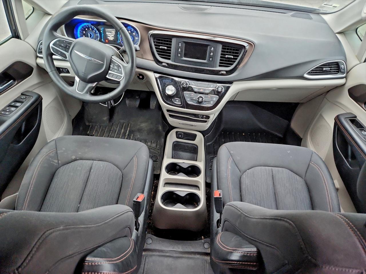 2017 Chrysler Pacifica Lx VIN: 2C4RC1CGXHR565774 Lot: 95929725