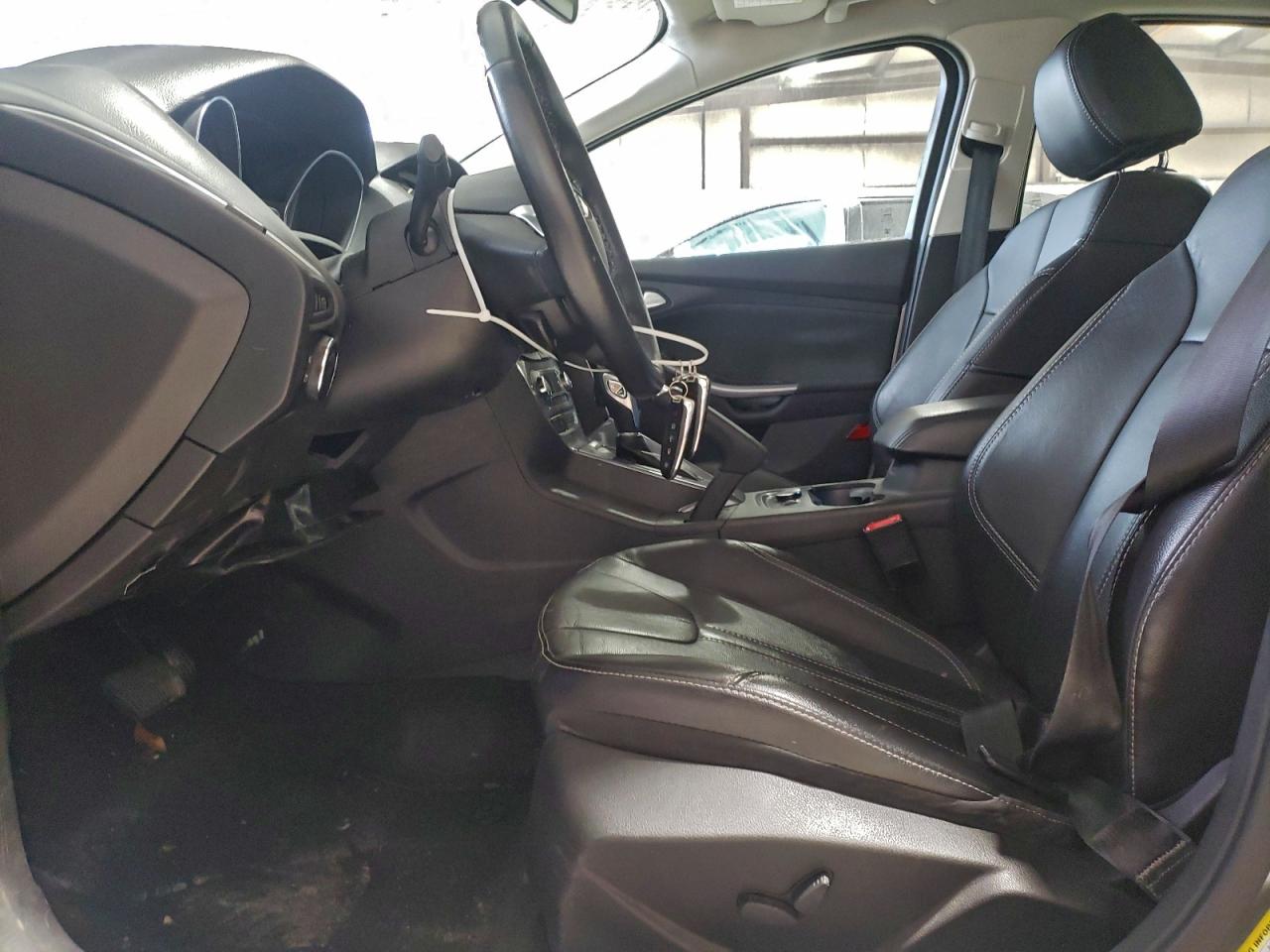 2014 Ford Focus Titanium VIN: 1FADP3N24EL422812 Lot: 95954545