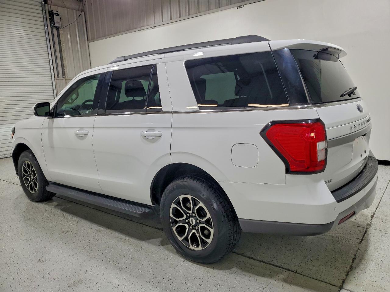 2024 Ford Expedition Xlt VIN: 1FMJU1J8XREA25230 Lot: 96932535