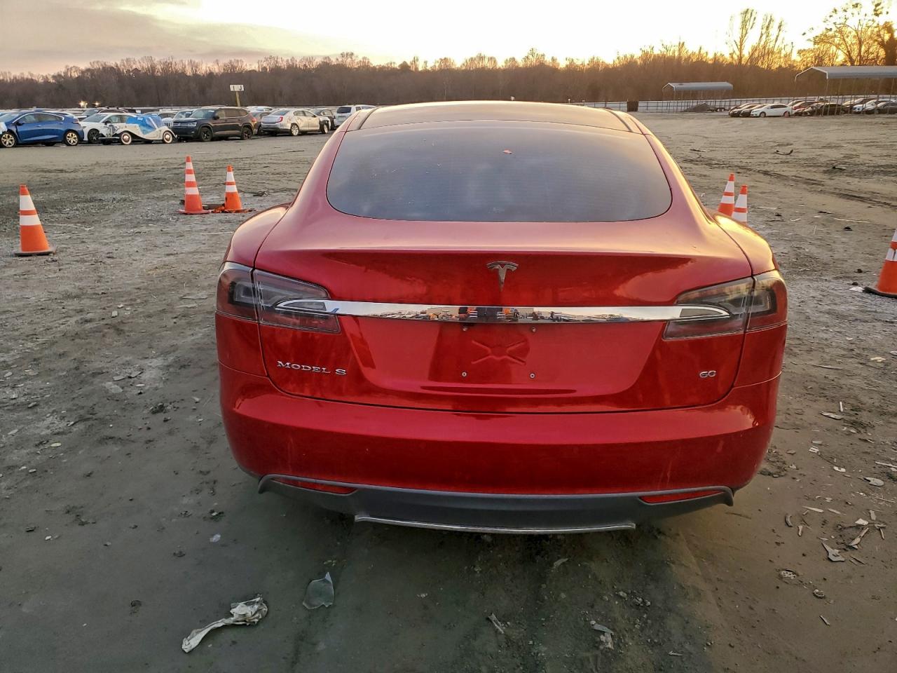 2014 Tesla Model S VIN: 5YJSA1S13EFP35551 Lot: 95946265