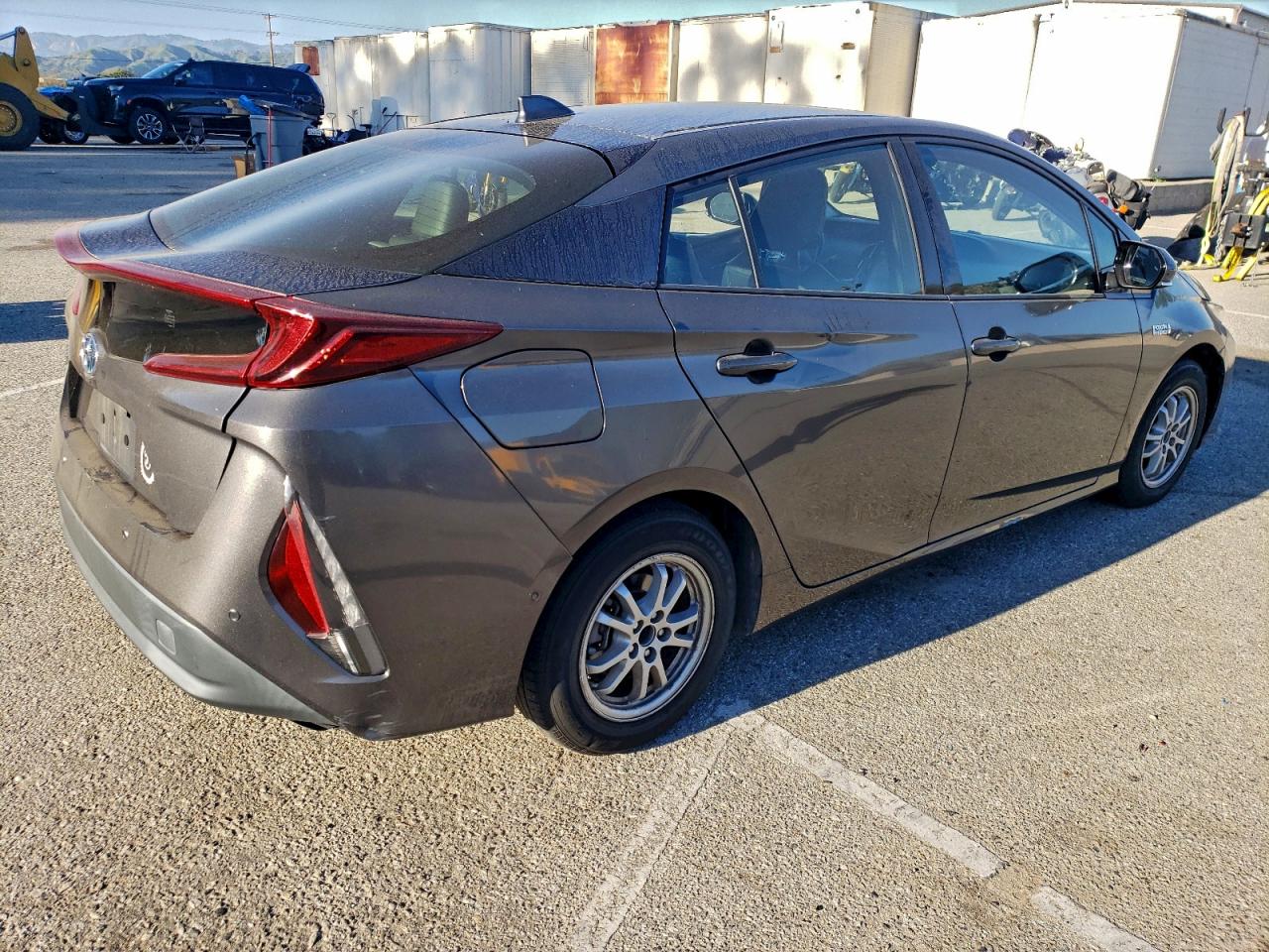 2018 Toyota Prius Prime VIN: JTDKARFP2J3092128 Lot: 98212275