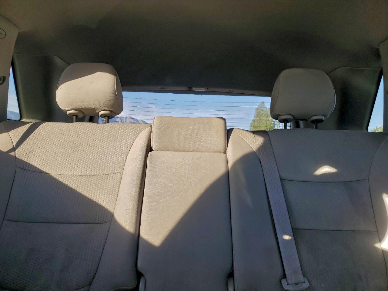 2011 Kia Sorento Base VIN: 5XYKT3A19BG044049 Lot: 97051165