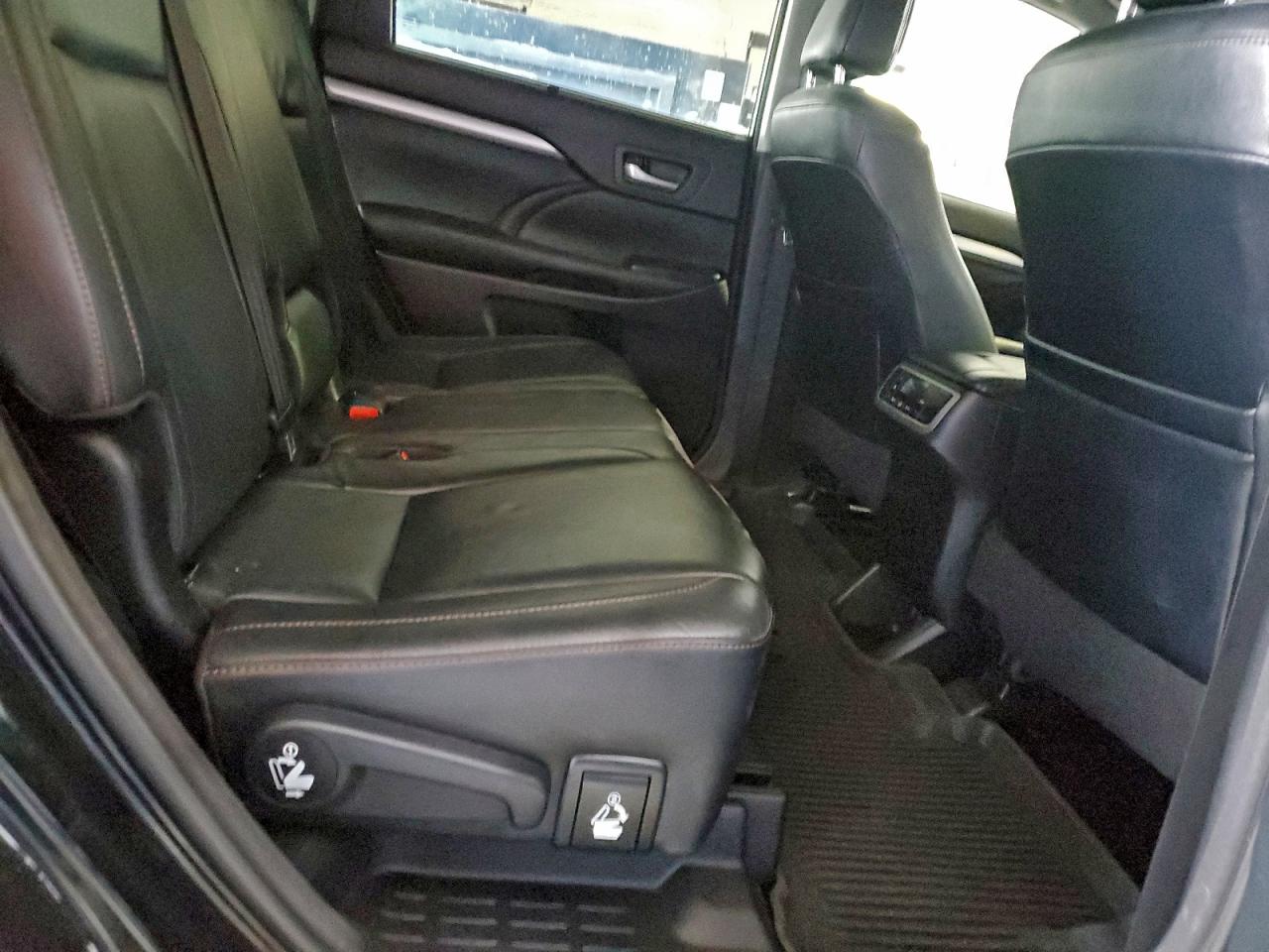 2017 Toyota Highlander Se VIN: 5TDJZRFH3HS388328 Lot: 94656115