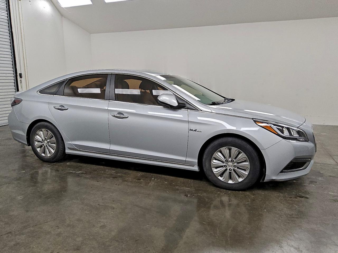 2017 Hyundai Sonata Hybrid VIN: KMHE24L19HA056905 Lot: 95553075