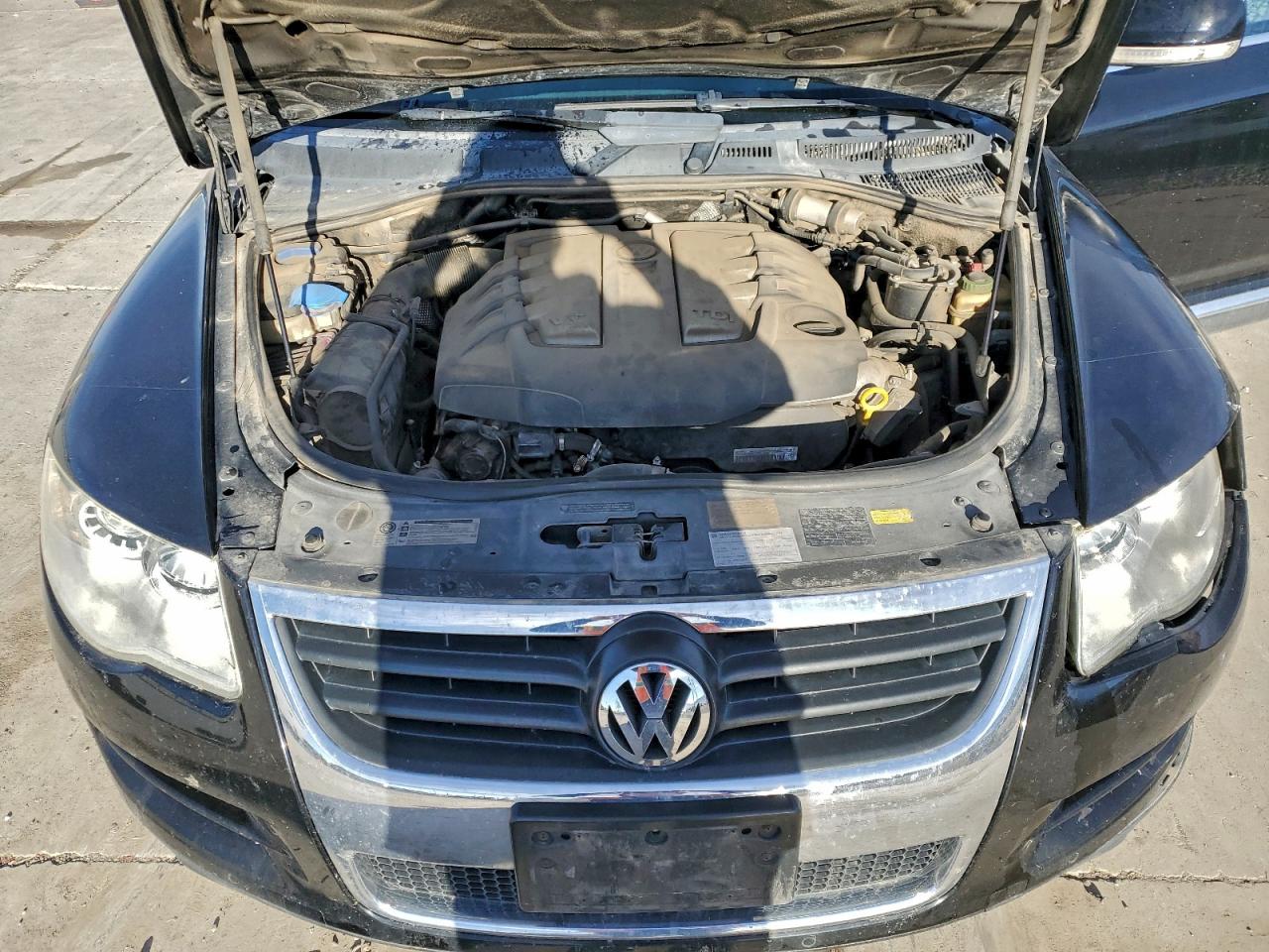 2010 Volkswagen Touareg Tdi VIN: WVGFK7A90AD002475 Lot: 96293965