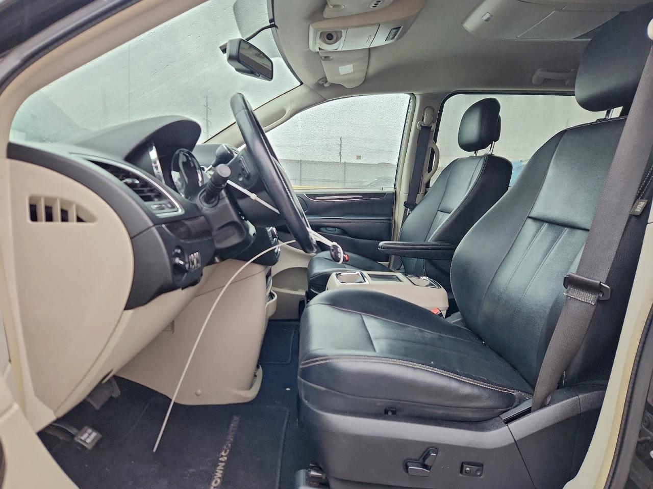 2016 Chrysler Town & Country Touring VIN: 2C4RC1BG1GR280543 Lot: 94668475