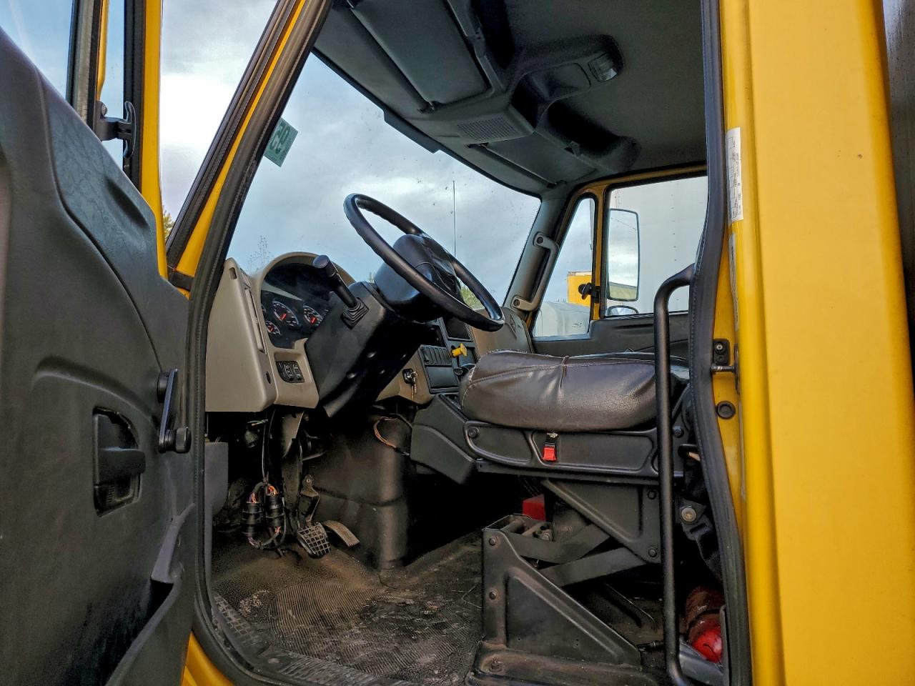 2015 International 4300 Box Truck VIN: 3HAMMAAL5FL556588 Lot: 95430555