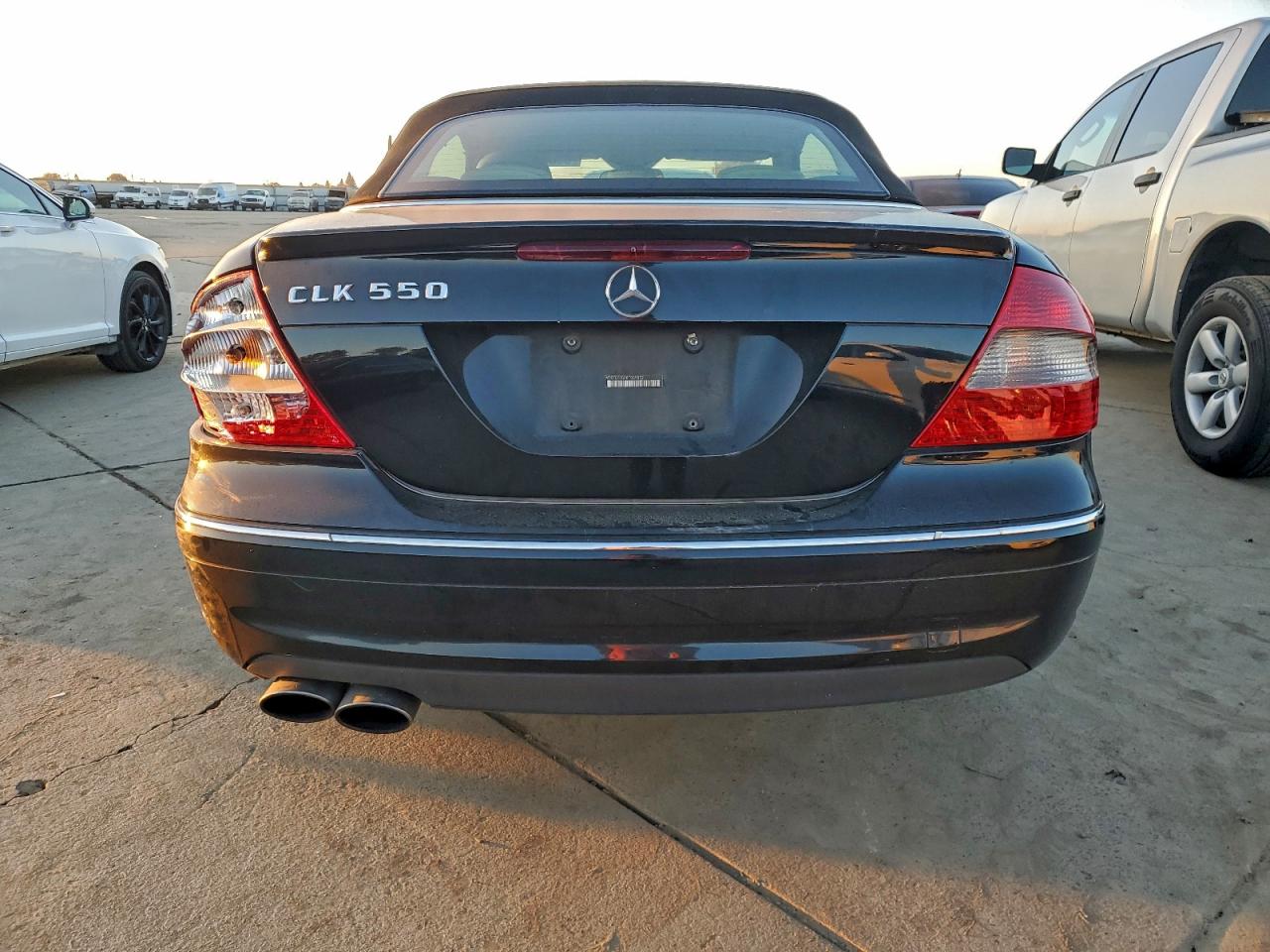 2008 Mercedes-Benz Clk 550 VIN: WDBTK72G08T089832 Lot: 93862665