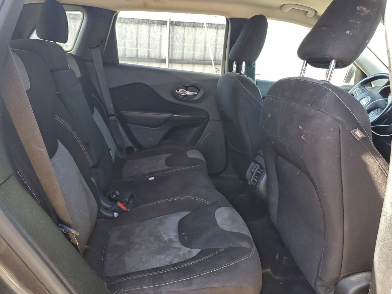 2017 Jeep Cherokee Sport VIN: 1C4PJLAB1HW558770 Lot: 98124875