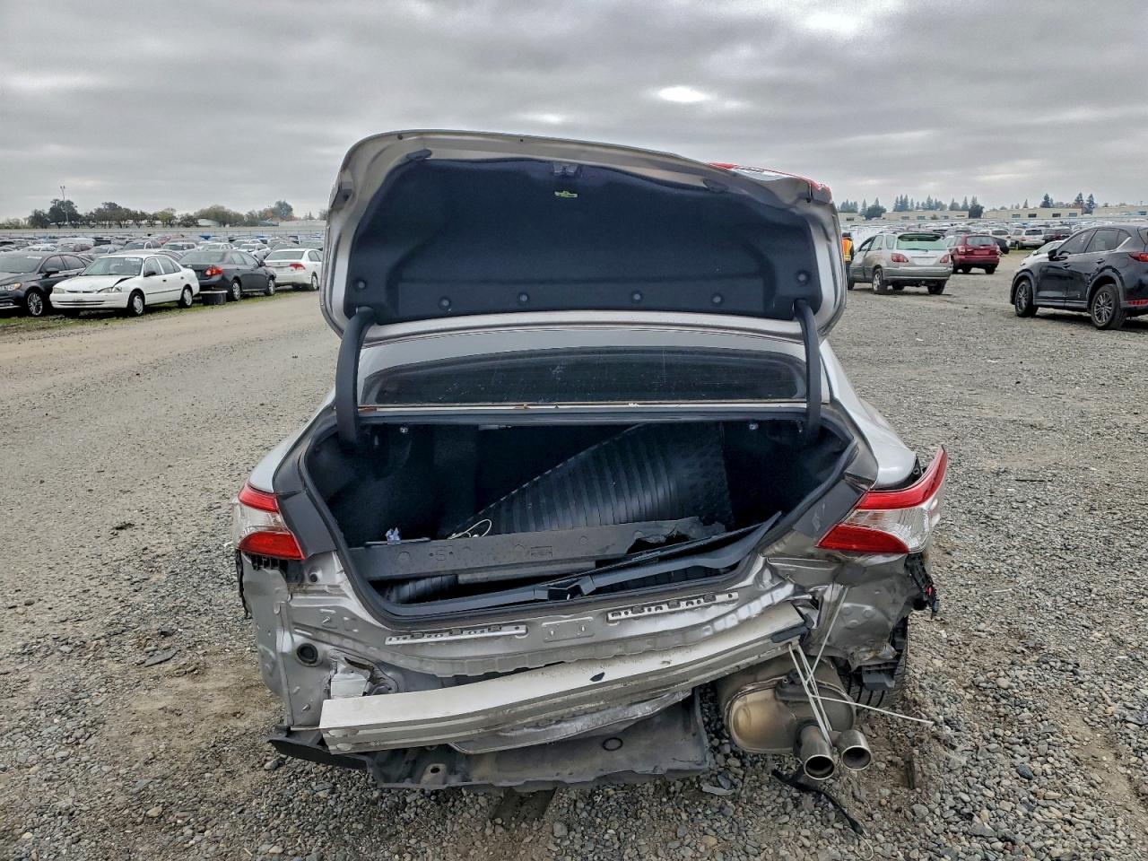 2019 Toyota Camry L VIN: 4T1B11HK6KU276739 Lot: 94694205