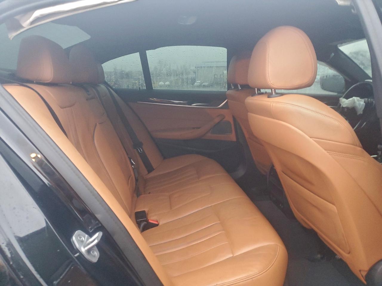 Фото: WBA13BJ0XNWX66938