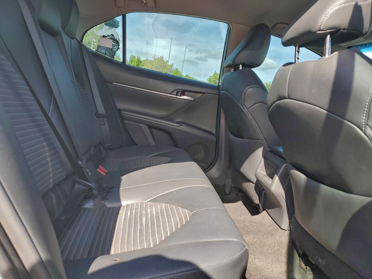 2018 Toyota Camry L VIN: 4T1B11HK3JU586636 Lot: 95269685