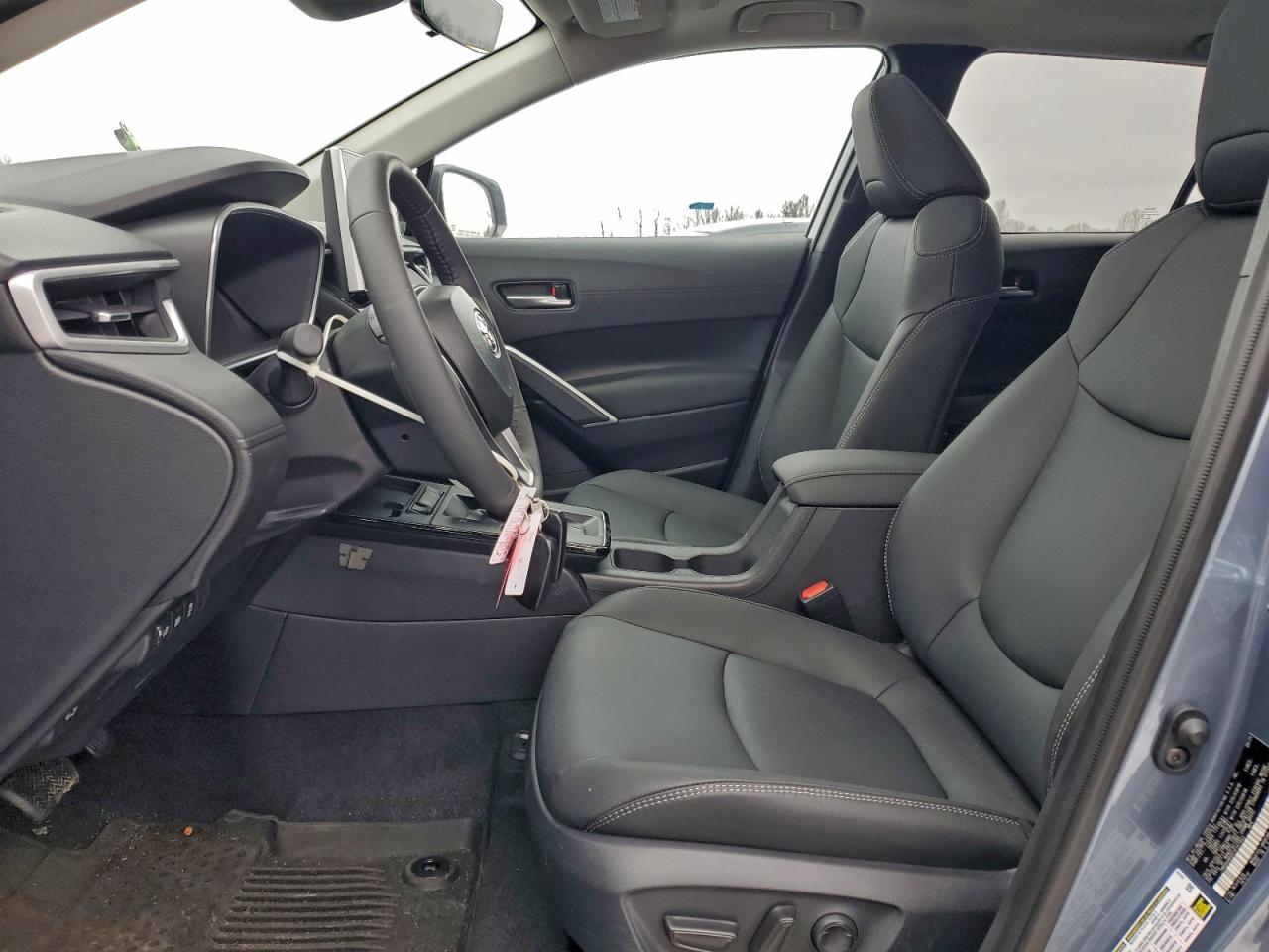 2026 Toyota Corolla Cross Xle VIN: 7MUDAABG0TV147943 Lot: 95503835