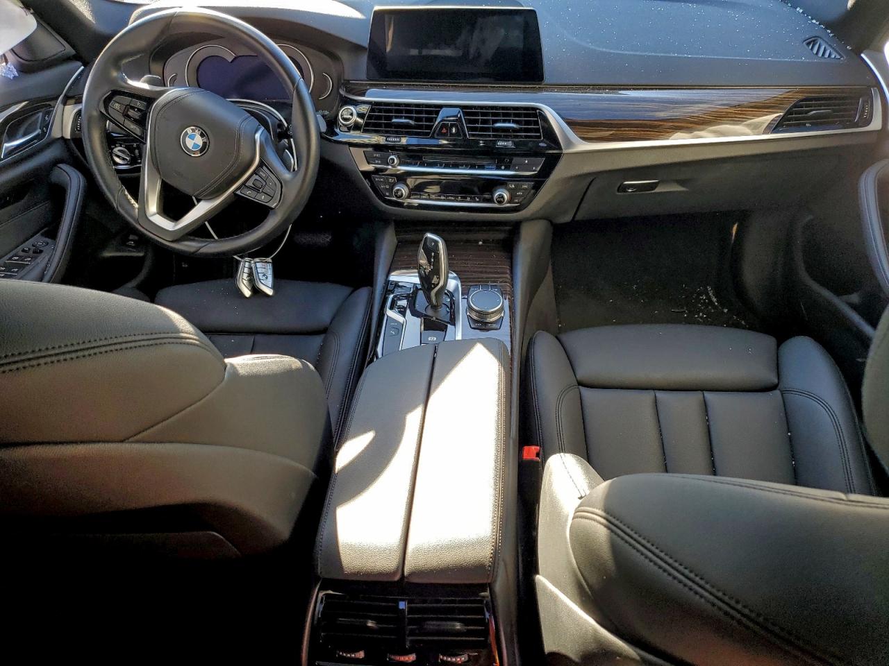 Фото: WBAJA9C52KB399656