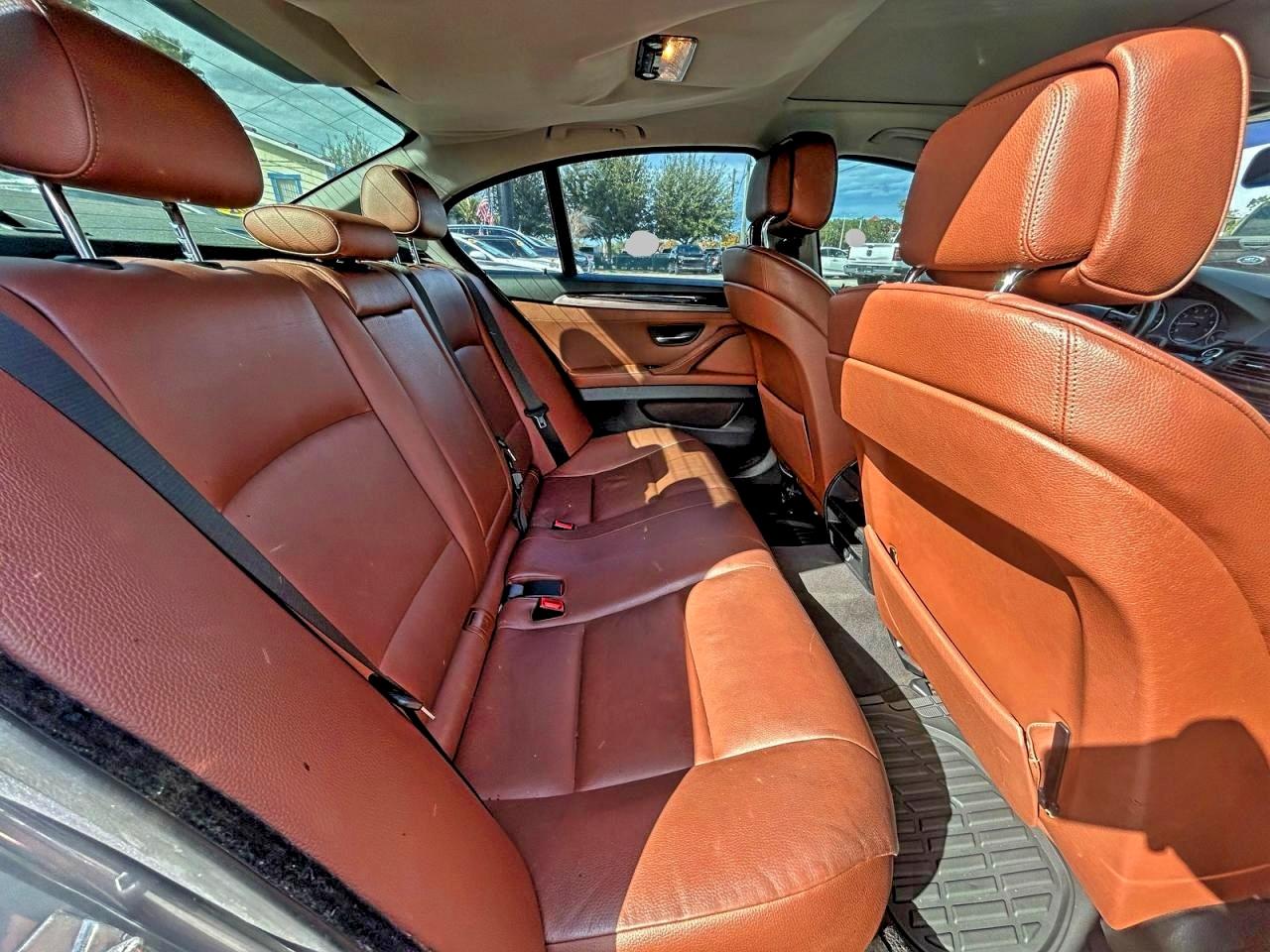 Фото: WBAXG5C52DD232870