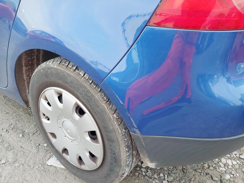 2004 VOLKSWAGEN GOLF 1.6 S FSI 5DR [AC]