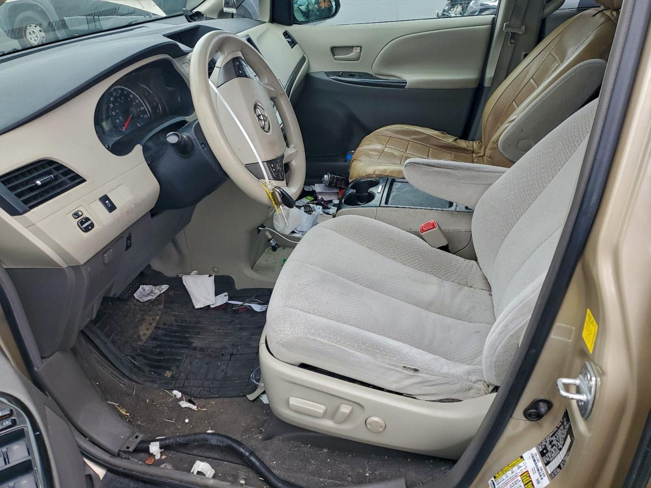 2011 Toyota Sienna Le VIN: 5TDKK3DC4BS056869 Lot: 95574895