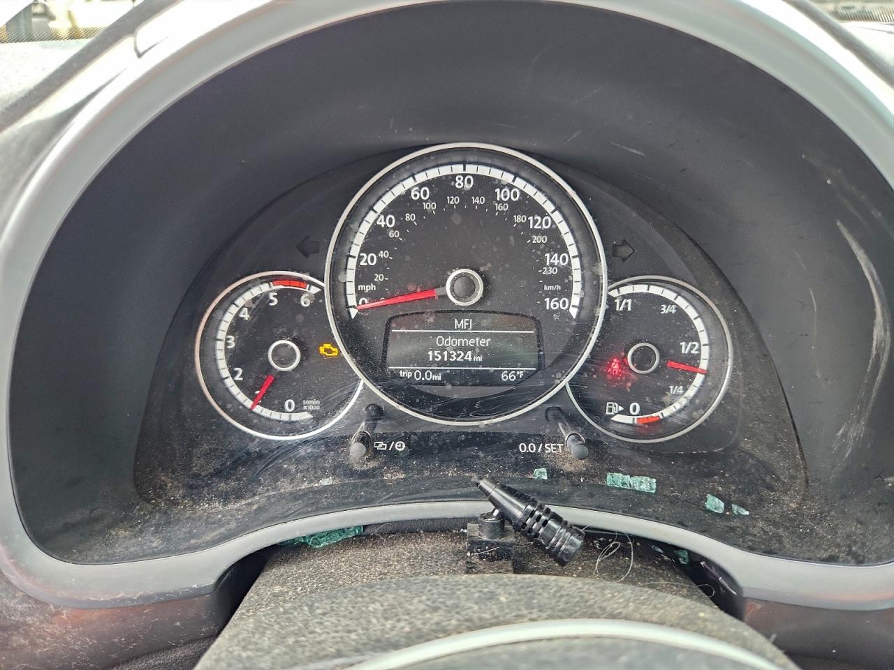 2014 Volkswagen Beetle VIN: 3VW5L7AT7EM818728 Lot: 95842295