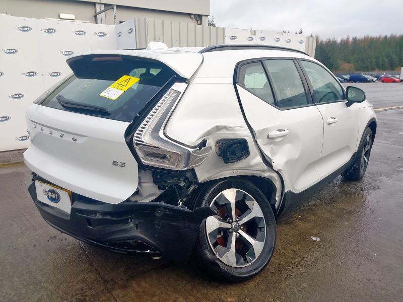 2025 VOLVO XC40 2.0 B3P PLUS DARK 5DR AUTO