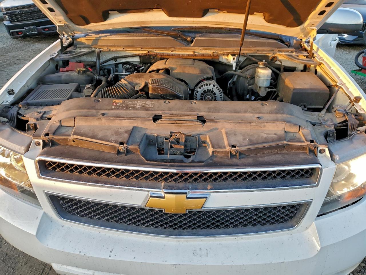 2013 Chevrolet Suburban C1500 Lt VIN: 1GNSCJE04DR231619 Lot: 94945565