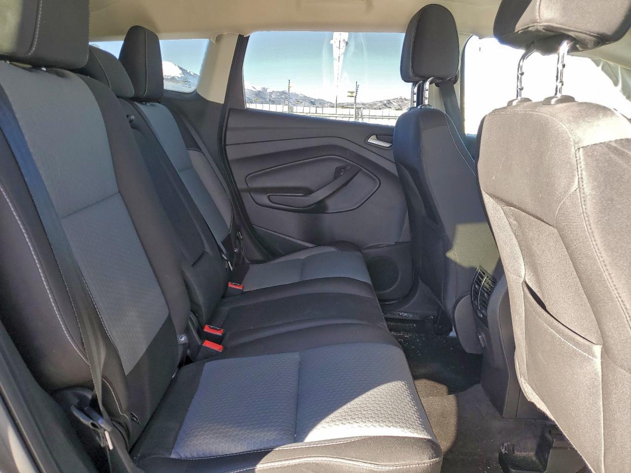 2017 Ford Escape Se VIN: 1FMCU9G9XHUC01561 Lot: 94596195