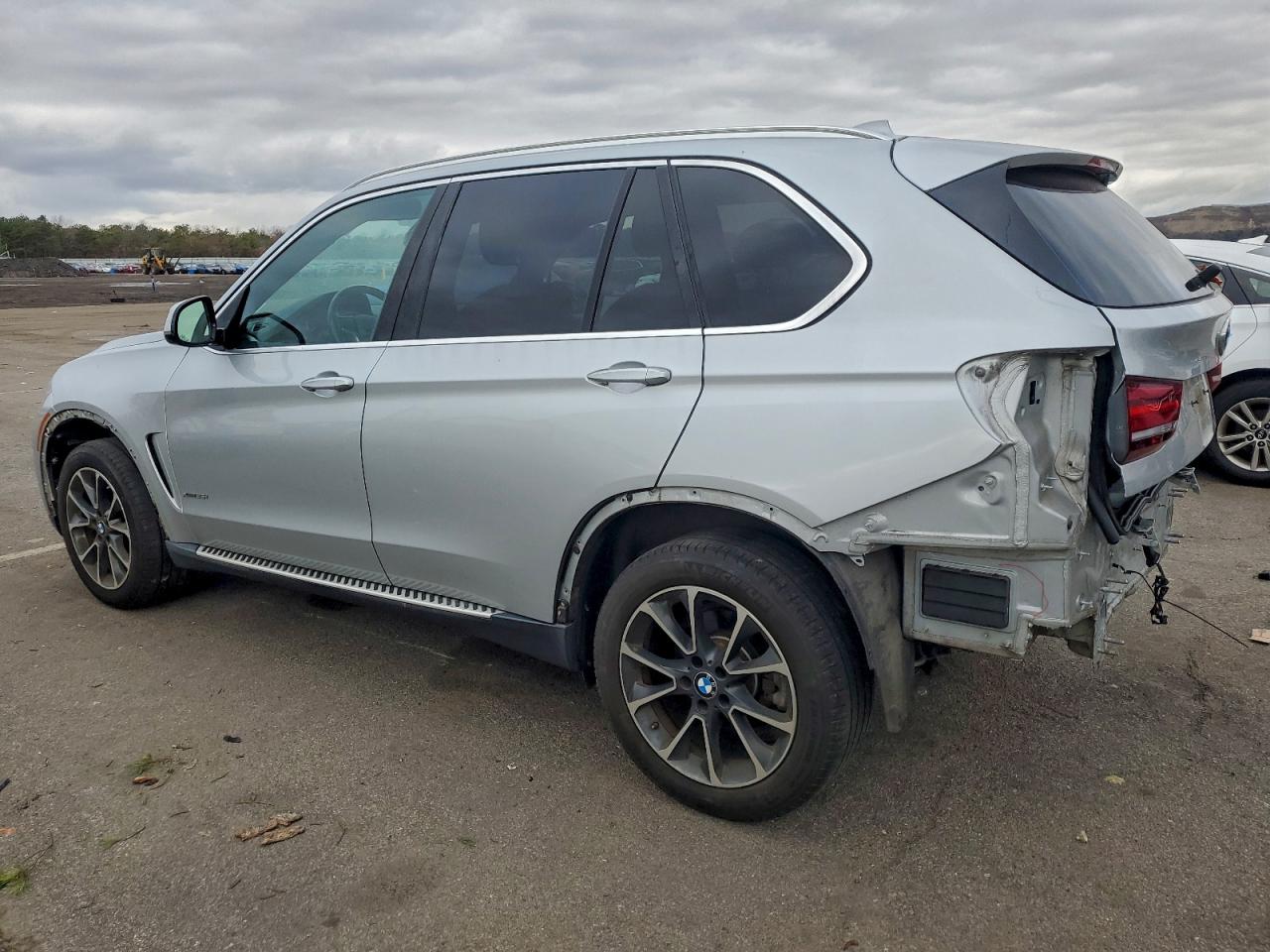 Фото: 5UXKR0C34H0V83073