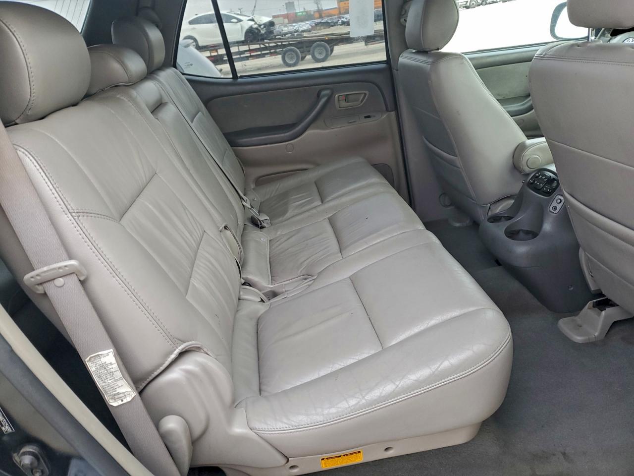 2005 Toyota Sequoia Sr5 VIN: 5TDBT44A75S254691 Lot: 95781305