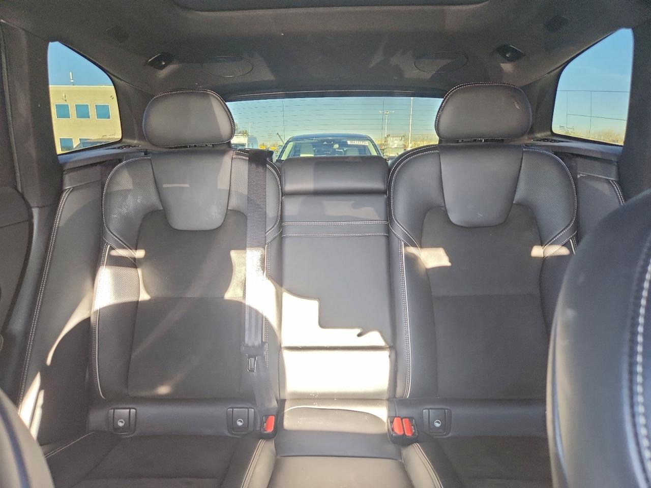 2019 Volvo Xc60 T8 R-Design VIN: LYVBR0DM3KB239091 Lot: 96373825