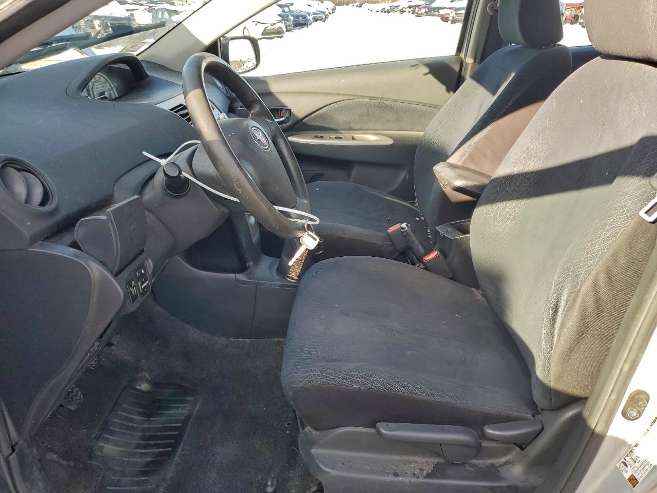 2007 Toyota Yaris VIN: JTDBT923871120337 Lot: 95246175