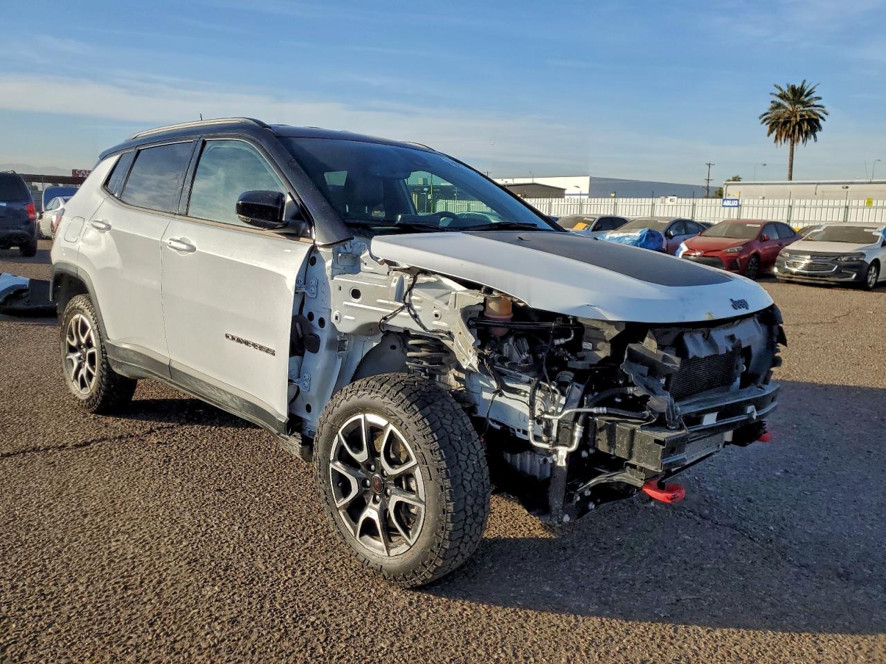 2025 Jeep Compass Trailhawk VIN: 3C4NJDDNXST533379 Lot: 97217265