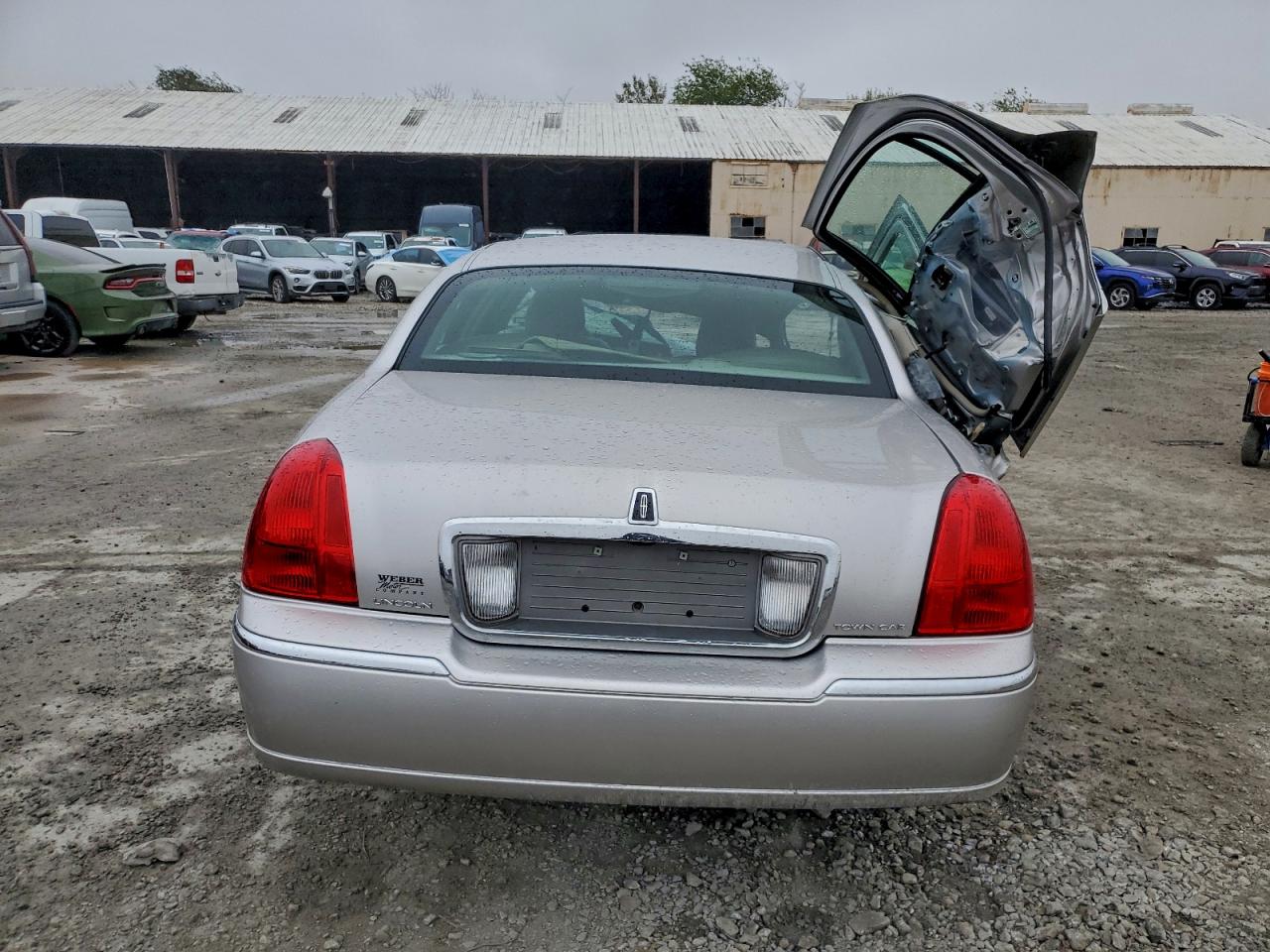 2009 Lincoln Town Car Signature Limited VIN: 2LNHM82V29X630577 Lot: 95282375