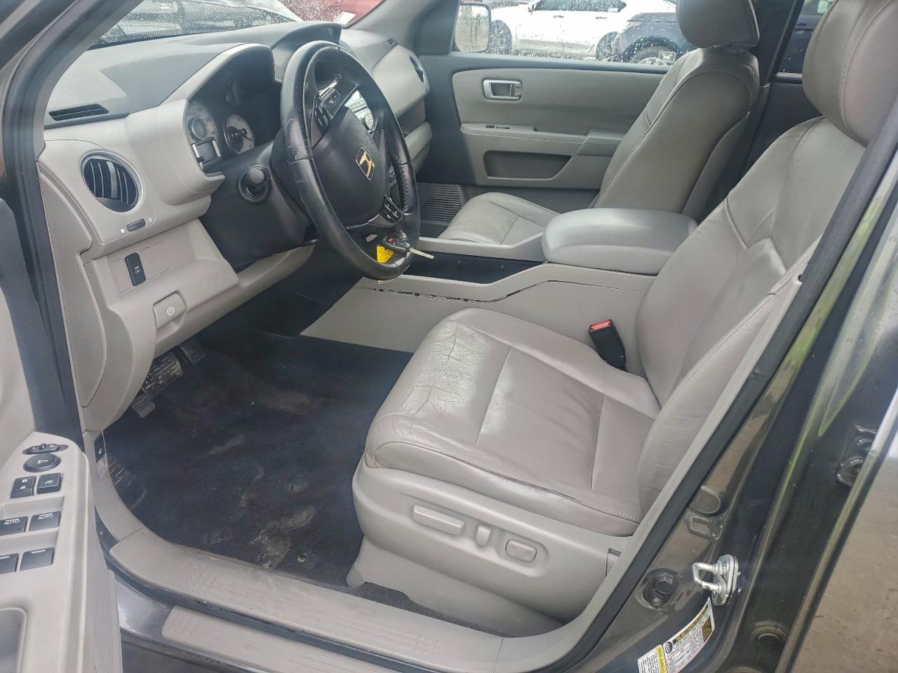 2011 Honda Pilot Exln VIN: 5FNYF3H75BB008992 Lot: 94668965