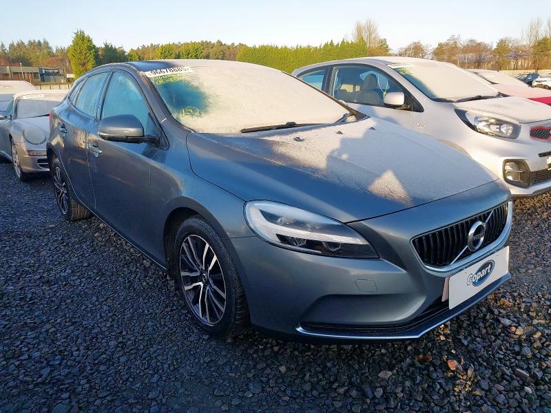 2018 VOLVO V40 T2 [122] MOMENTUM 5DR