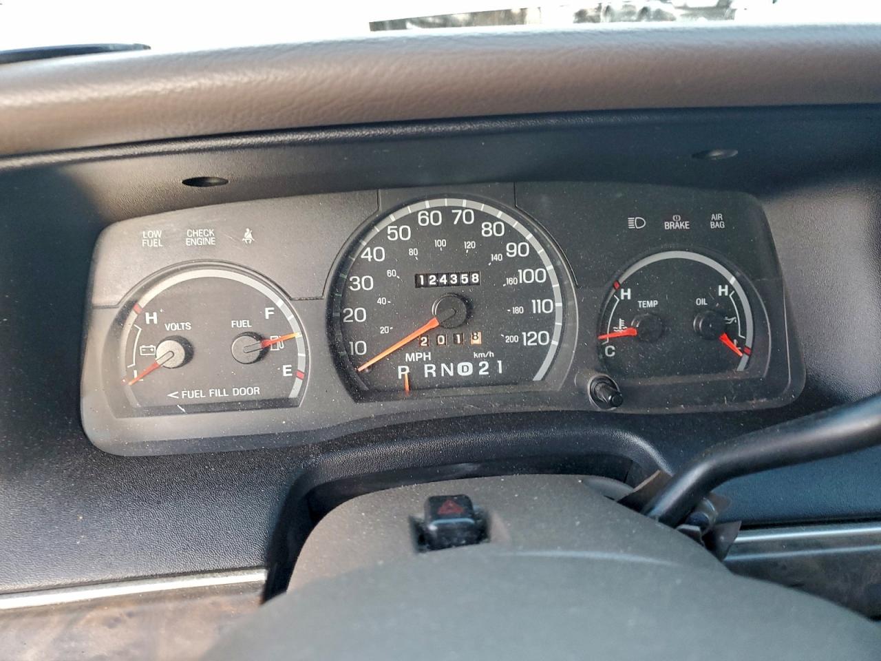 1998 Ford Crown Victoria VIN: 2FAFP73W5WX102991 Lot: 94741655