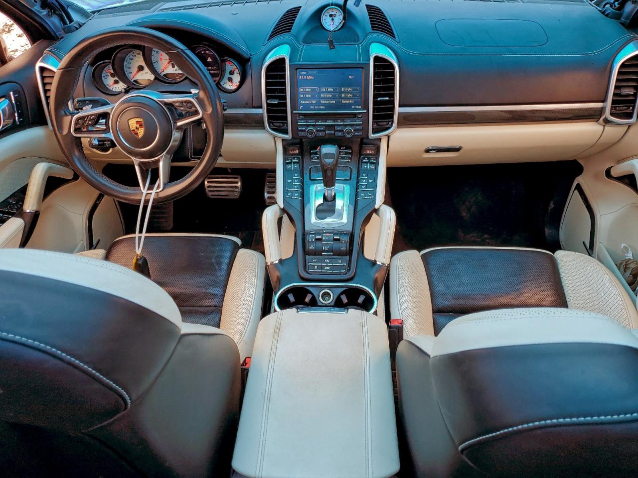 2016 Porsche Cayenne Turbo VIN: WP1AC2A27GLA86602 Lot: 93947315