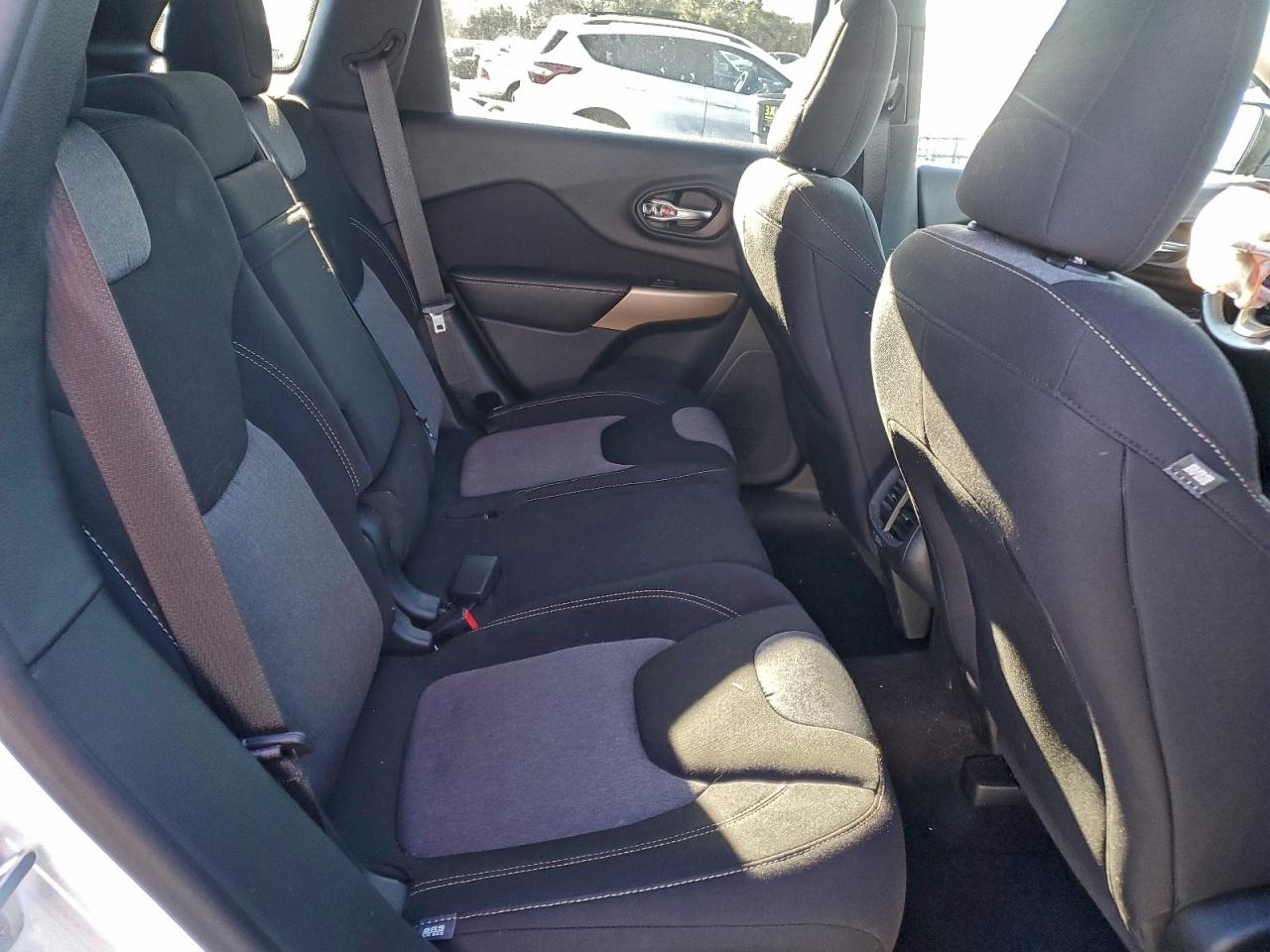 2018 Jeep Cherokee Latitude VIN: 1C4PJMCX4JD528940 Lot: 95083355