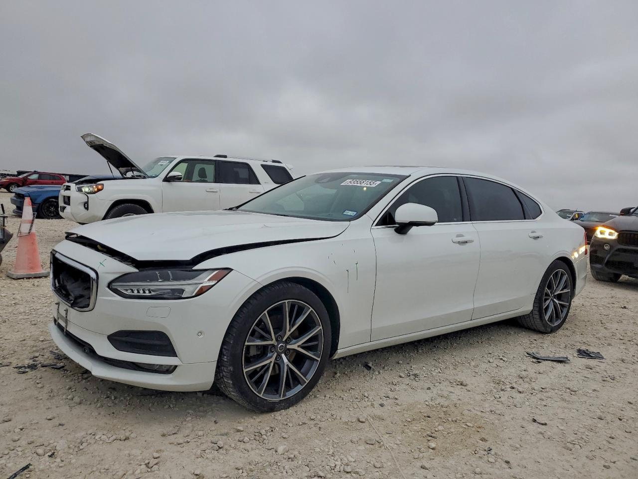 2018 Volvo S90 T5 Momentum