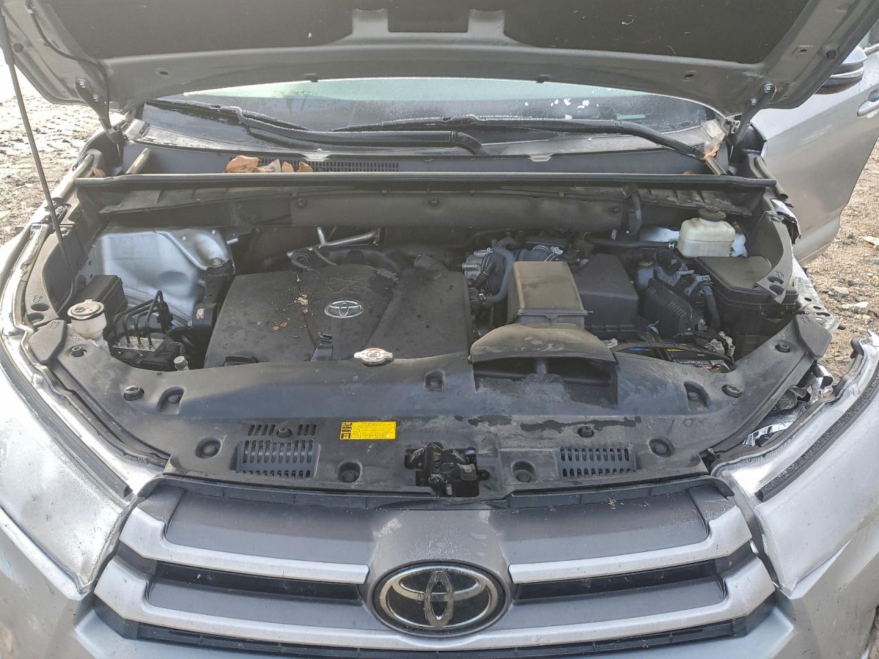 2018 Toyota Highlander Le VIN: 5TDBZRFH3JS894297 Lot: 85440535