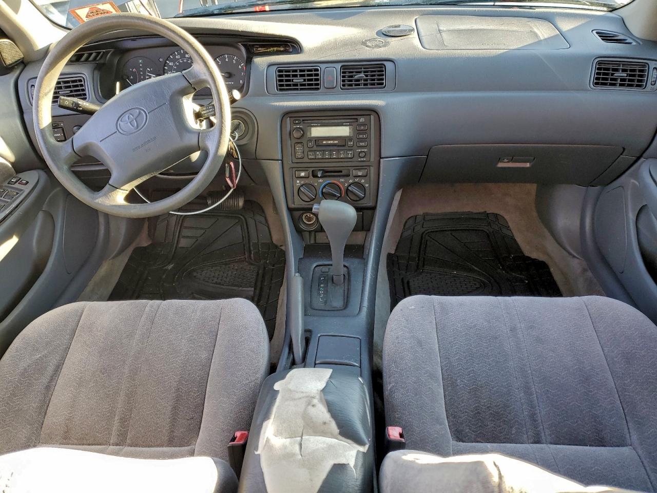 1999 Toyota Camry Le VIN: JT2BF22K5X0149833 Lot: 94471255