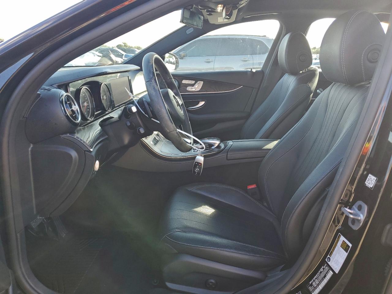 2018 Mercedes-Benz E 300 VIN: WDDZF4JB1JA483514 Lot: 94494655