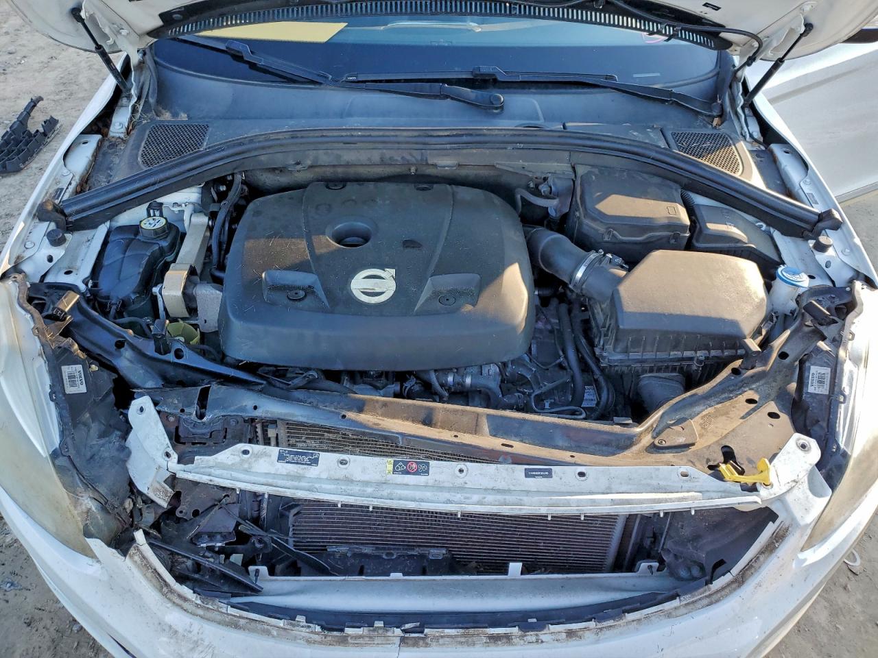 2015 Volvo Xc60 T5 Platinum VIN: YV440MDDXF2622105 Lot: 96141145